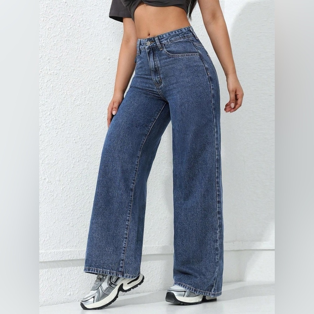 High-Waisted Wide Leg Jeans - Picture 4 of 11